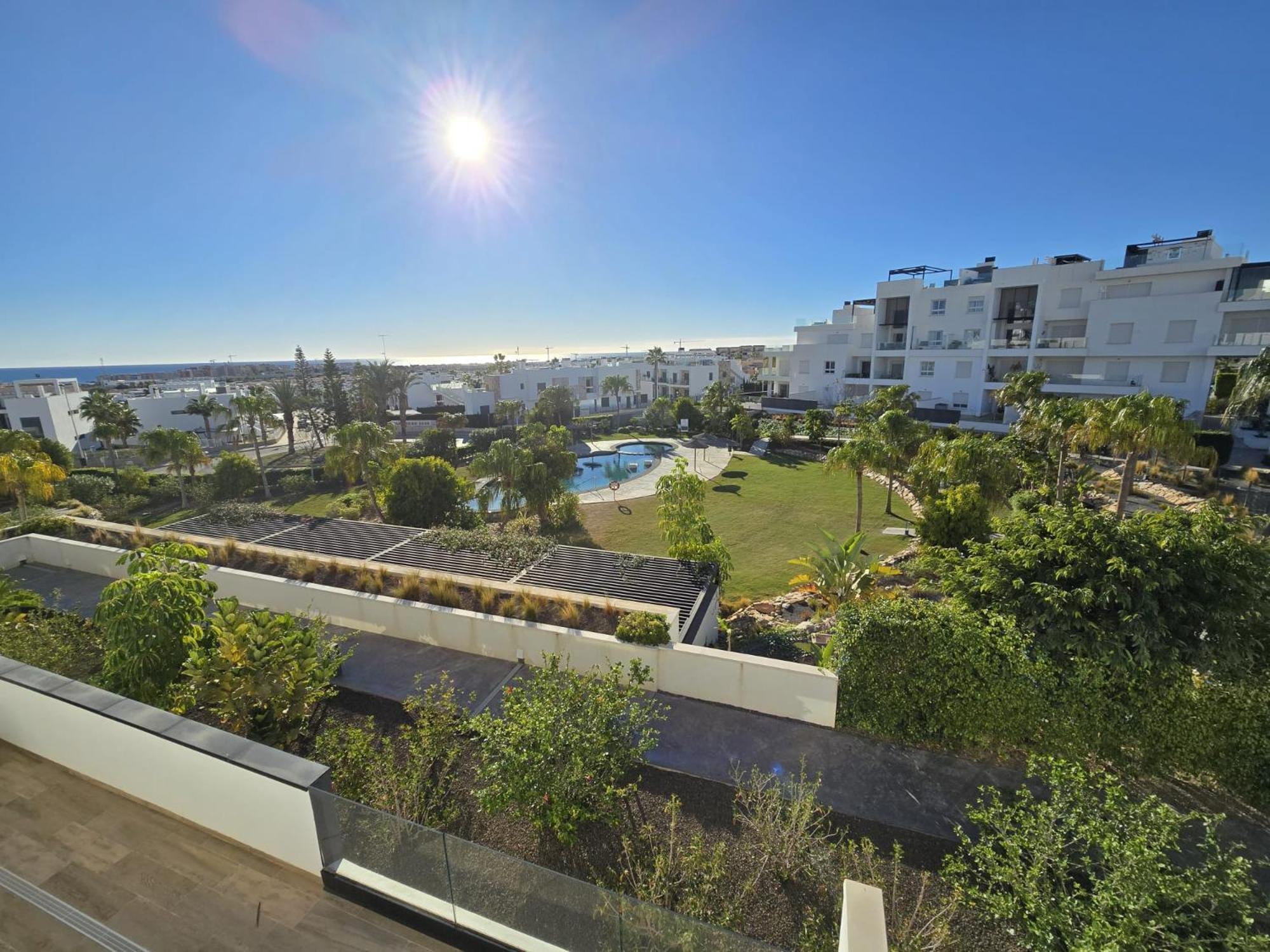 Apartment 2 Bedroom Bali With Sea Views Torrevieja